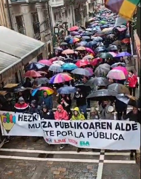 Jarraipen zabala izaten ari da hirugarren greba eguna Jarraipen zabala izaten ari da hirugarren greba eguna