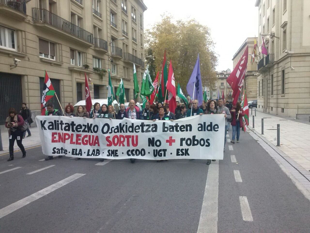 Jarraipen zabala Osakidetzako langileek lanuzteak Araban Jarraipen zabala Osakidetzako langileek lanuzteak Araban