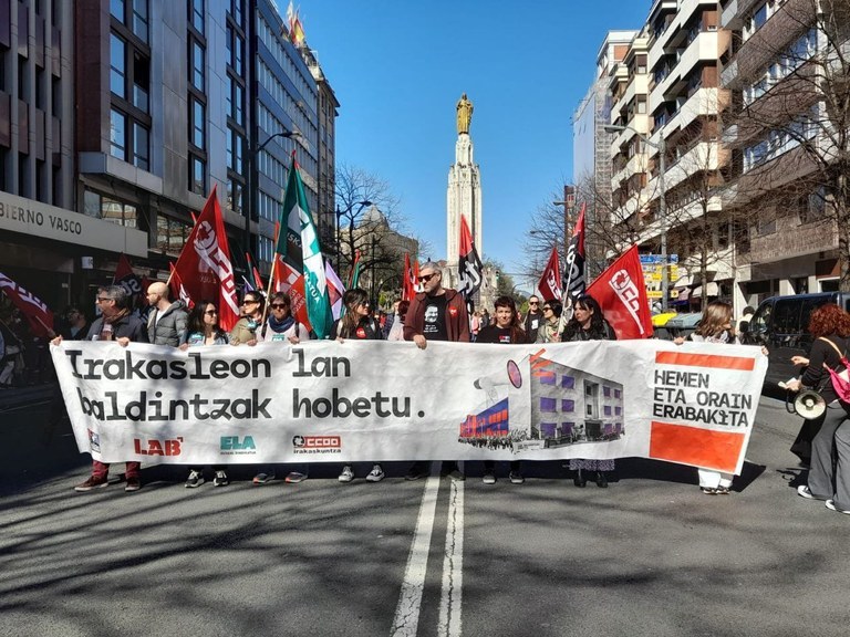 Jaurlaritzak eragileei aldez aurretik parte hartzaileen berri eman gabe osatu du mahaia