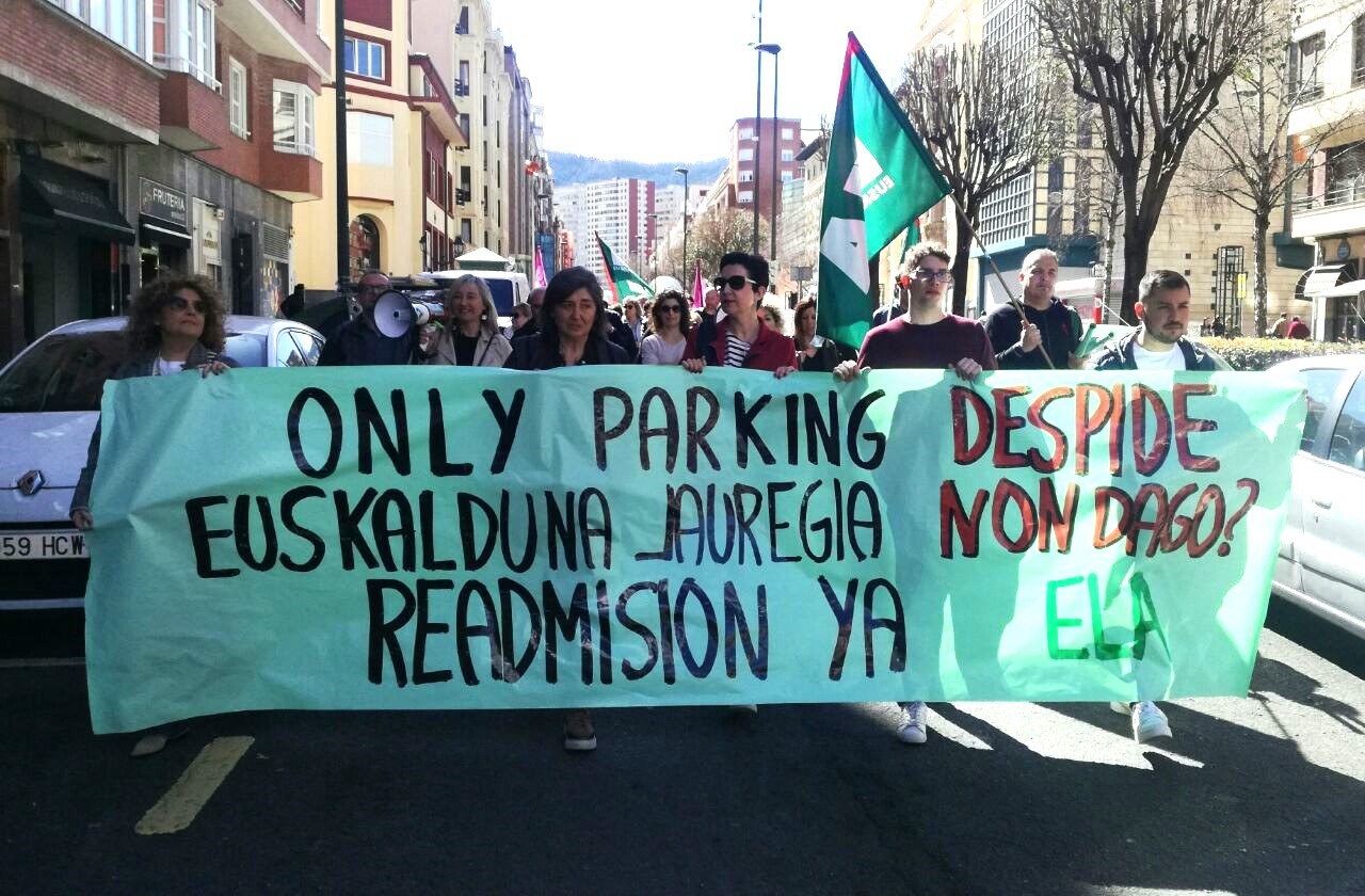 Kaleratutako langileei babesa emateko manifestazioa egin da Kaleratutako langileei babesa emateko manifestazioa egin da