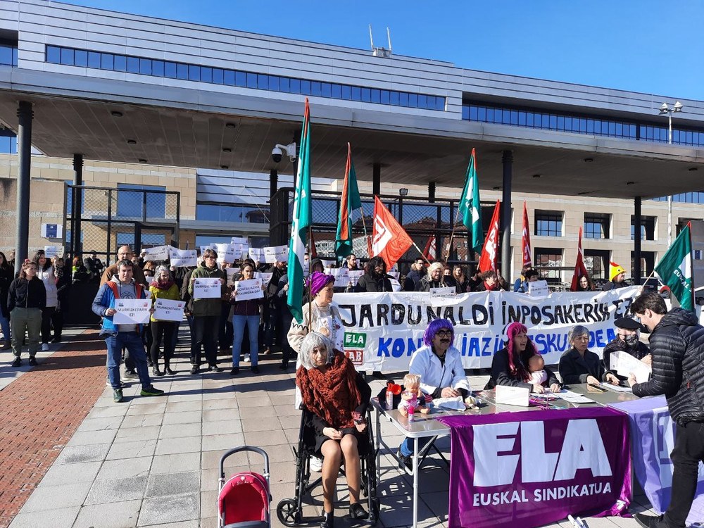 Kontzentrazioa Jaurlaritzari eskatzeko bertan behera utz dezala langileei ezarritako ordutegi zirkularra