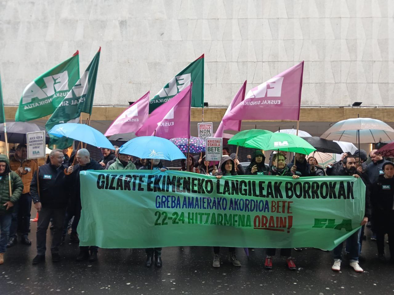 Kristau Eskola eta AICE-IZEA patronalek eskola orduaren epaia ez dutela beteko adierazi dute gaurko mahaian