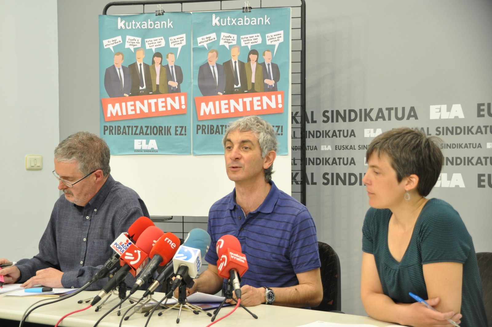 "Kutxabankeko pribatizazioari aurkako alternatibak egon badaude, eta hamaika gezur ari dira esaten honen inguruan"