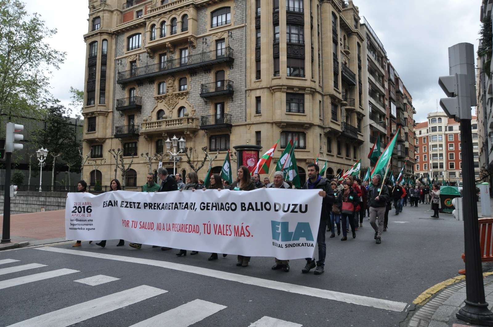 Lan Osasun eta Segurtasunaren Nazioarteko Egunean prekarietatea salatu du ELAk