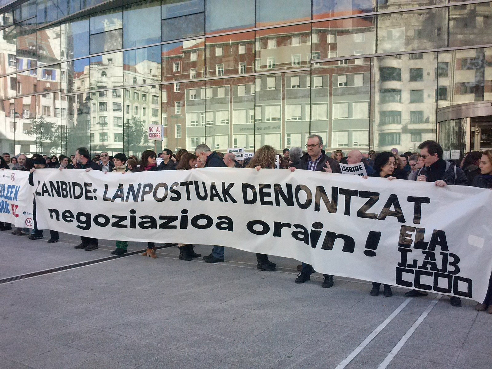 Lanbideko langileen gehiengoak bat egin du gaurko lanuztearekin