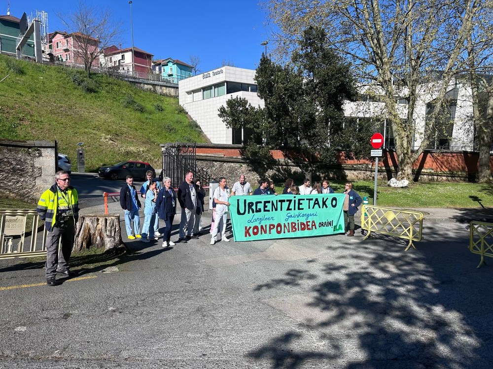 Langileen aurkako erasoek jarraitzen dute Osakidetzak zerbitzuaren gainkargari irtenbiderik eman gabe