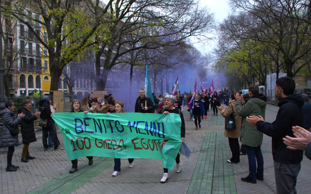 Langileen martxak Iruñera eraman ditu aldarrikapenak 100 greba egun bete dituztenean