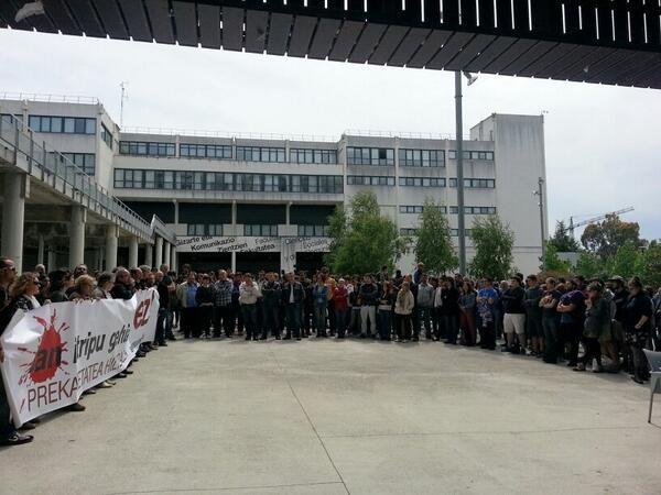 Lanuztea atzo EHUn izandako istripua salatzeko