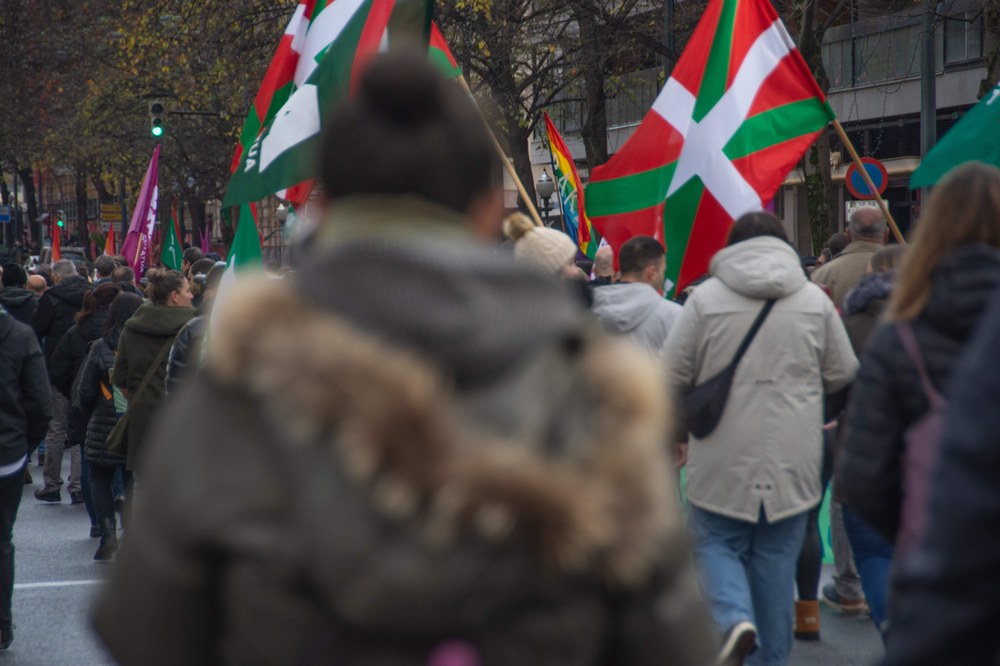 Lau emakumetik batek kontratu partzialetan eta aldi baterakoetan harrapatuta jarraitzen du