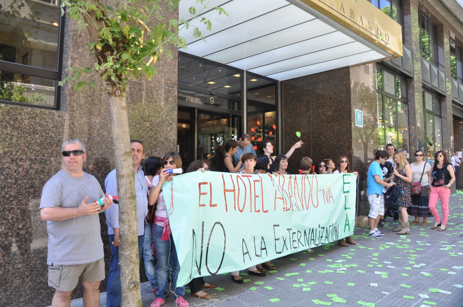 Lehen greba eguna Bilboko Abando Hotelean