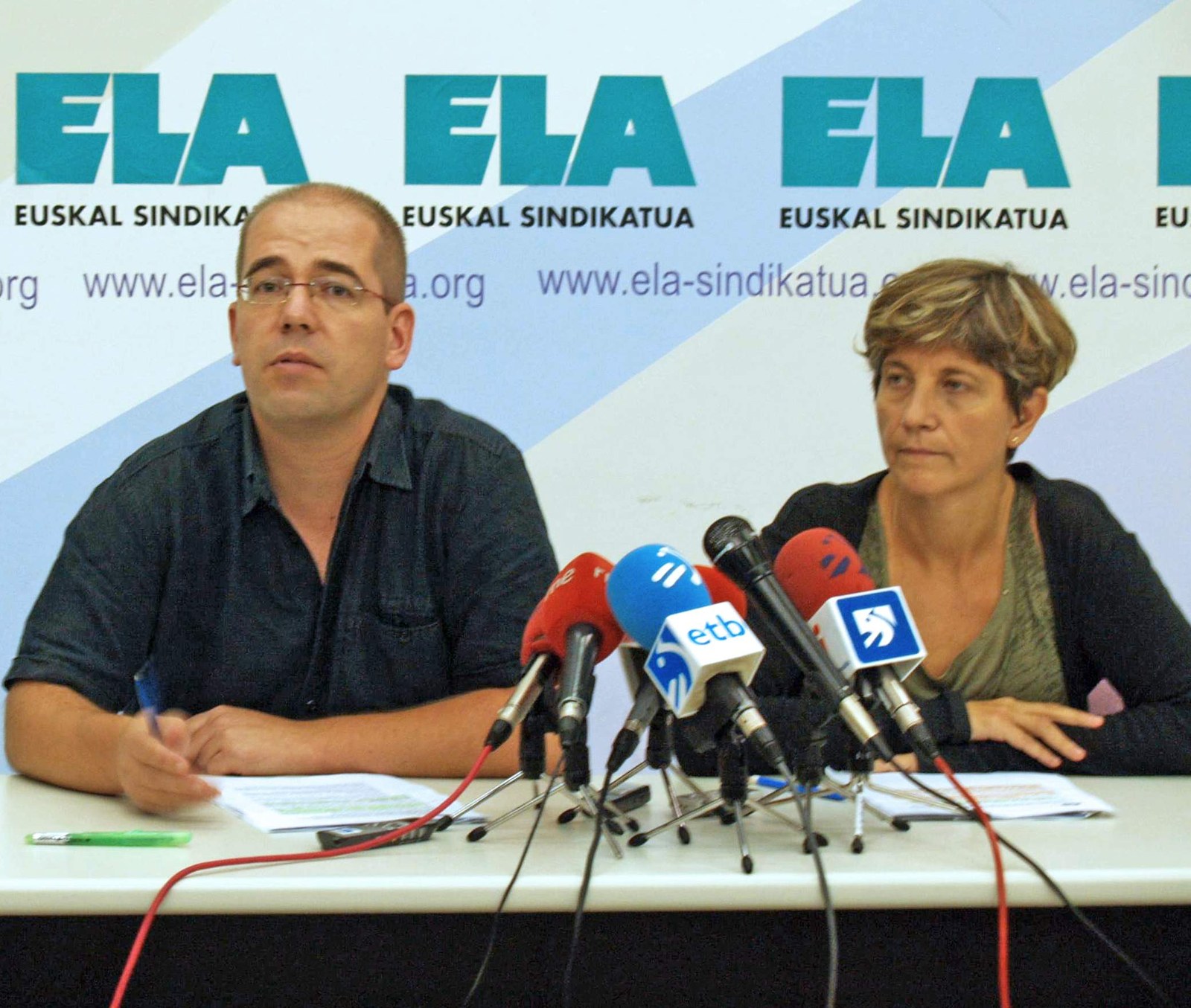 Lopezen Gobernuak enplegu publikoa suntsitzeko eta zerbitzuak pribatizatzeko neurriak hartu ditu