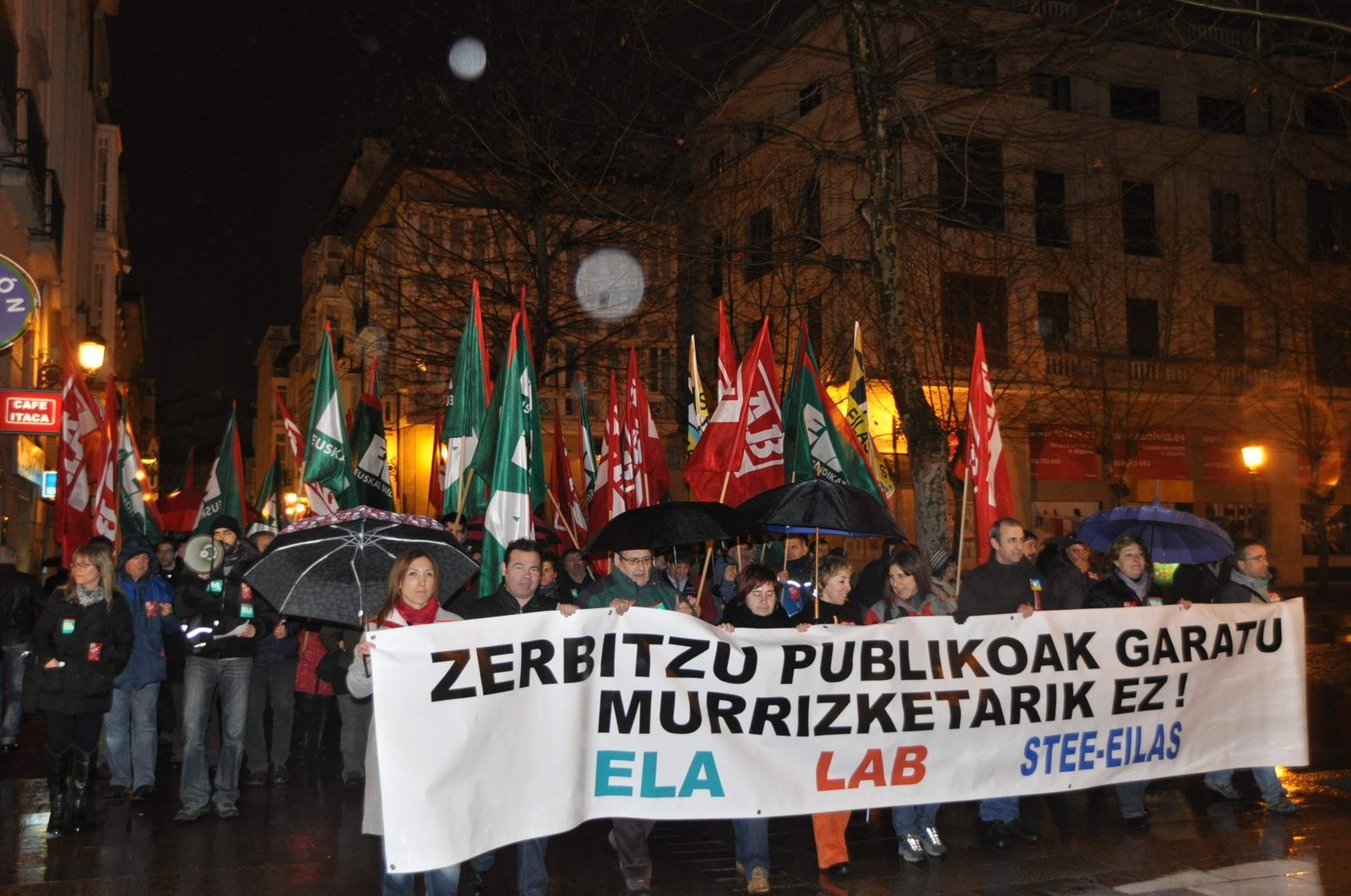 Manifestazio jendetsuak murrizketen aurka