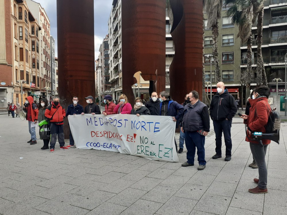 Mediaposteko langileak, lan-erregulazioko espedientearen aurkako greba mugagabean