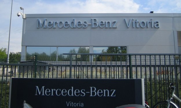 ELAk, LABek eta ESK-k greba deitu dute ekainaren 22an eta ekainaren 27tik uztailaren 1era Mercedes-Benzen