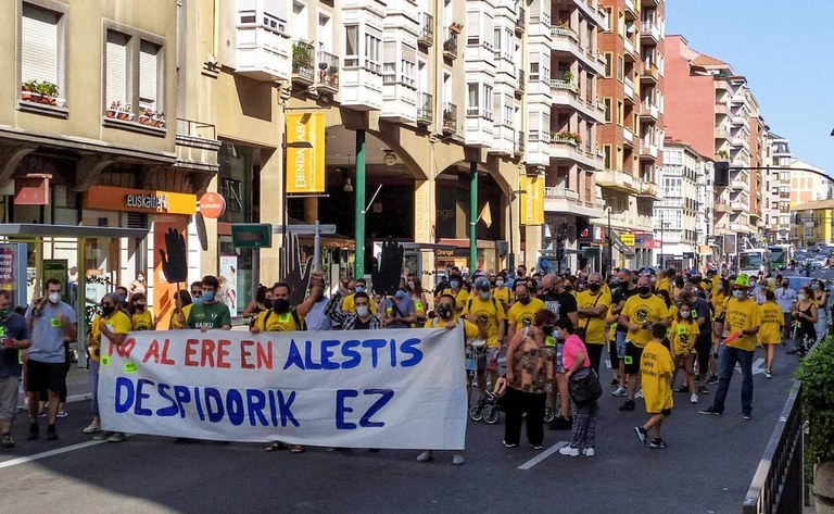 ELAk arbuiatu egin du CCOOk eta UGTk Alestis enpresan sinatutako enplegu erregulazio espedientea onartzen duen epaia