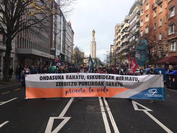 Milaka pertsona atera dira kalera Bilbo, Donostia eta Gasteizen Eusko Jaurlaritzari aurrekontu sozial, parte hartzaile eta burujabeak eskatzeko