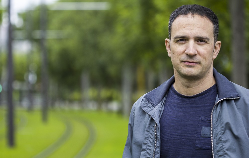 Mitxel Lakuntza: “Mercedes-Benz taldeak 2016tik 949 milioi baino gehiago banatu ditu dibidenduetan. KPIa ez eskatzea neurrigabea eta onartezina da”