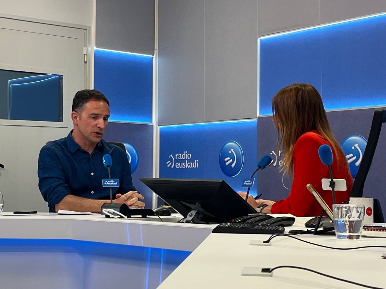 Mitxel Lakuntza: “Propaganda gorabehera, errealitatea da Eusko Jaurlaritzak ez duela industria politikarik” Mitxel Lakuntza: “Propaganda gorabehera, errealitatea da Eusko Jaurlaritzak ez duela industria politikarik”