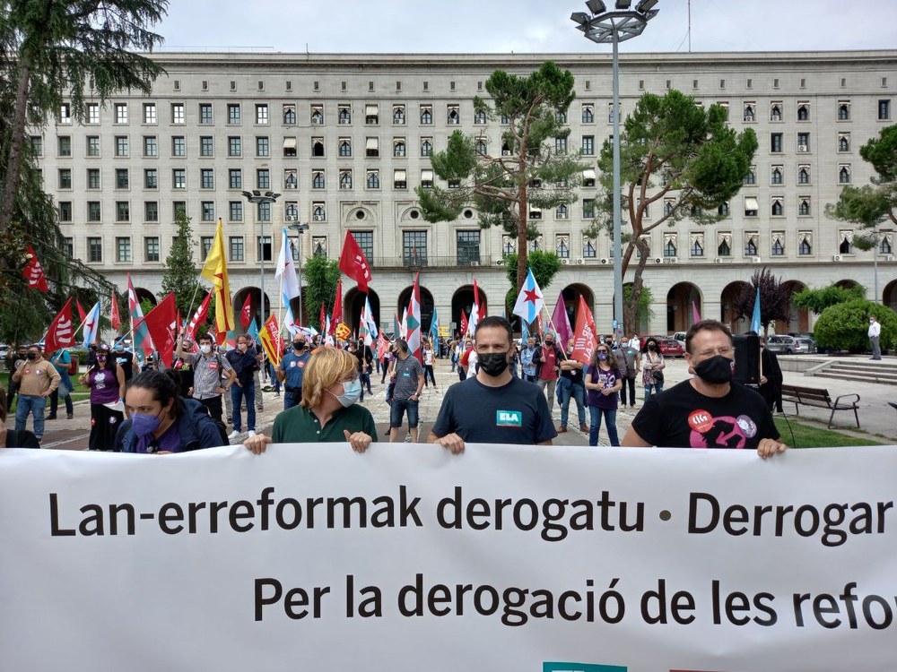 Mitxel Lakuntza: "Lan-erreformek porrot egin dute, soldaten debaluazioa eta prekaritatea baino ez dute eragin"