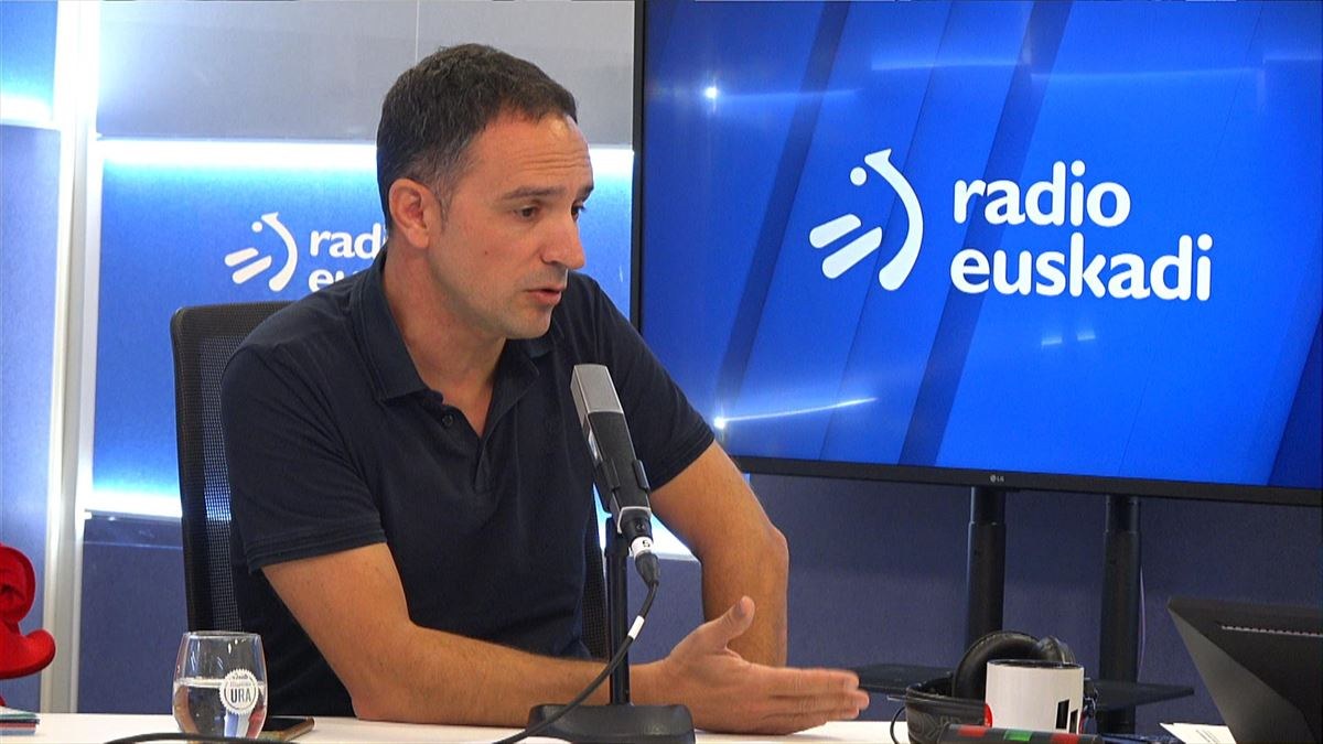 Mitxel Lakuntza: "Gizarte arazoek ez dute lehendakaria kezkatzen, baizik eta arazo horiei aurre egiten dieten pertsonek eta erakundeek"