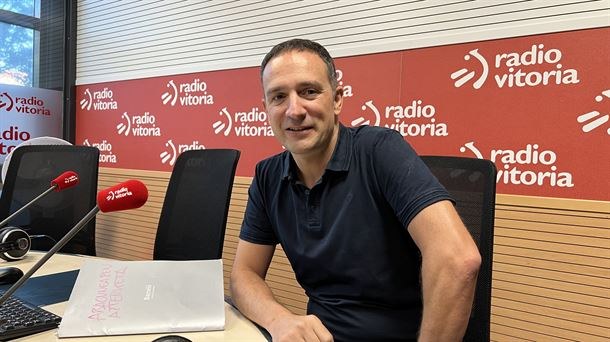 Mitxel Lakuntza: "Patronalak erakunde publikoak direnean, lan baldintzen galera are okerragoa da"