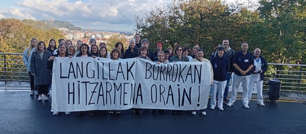 Mobilizazioa egin dute negoziazioan bi urtez jasaten ari diren blokeoa hausteko