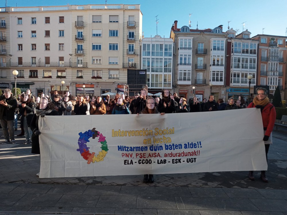 Mobilizazioek aurrera jarraitzen dute Arabako Esku-hartze Sozialaren sektorean, hitzarmena defendatzeko