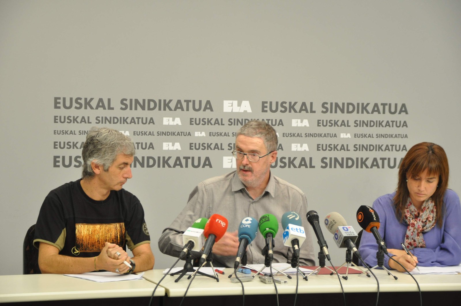 Muñoz: “ Banketxeak onbideratzen ari dira eskubide sozialen kontura”