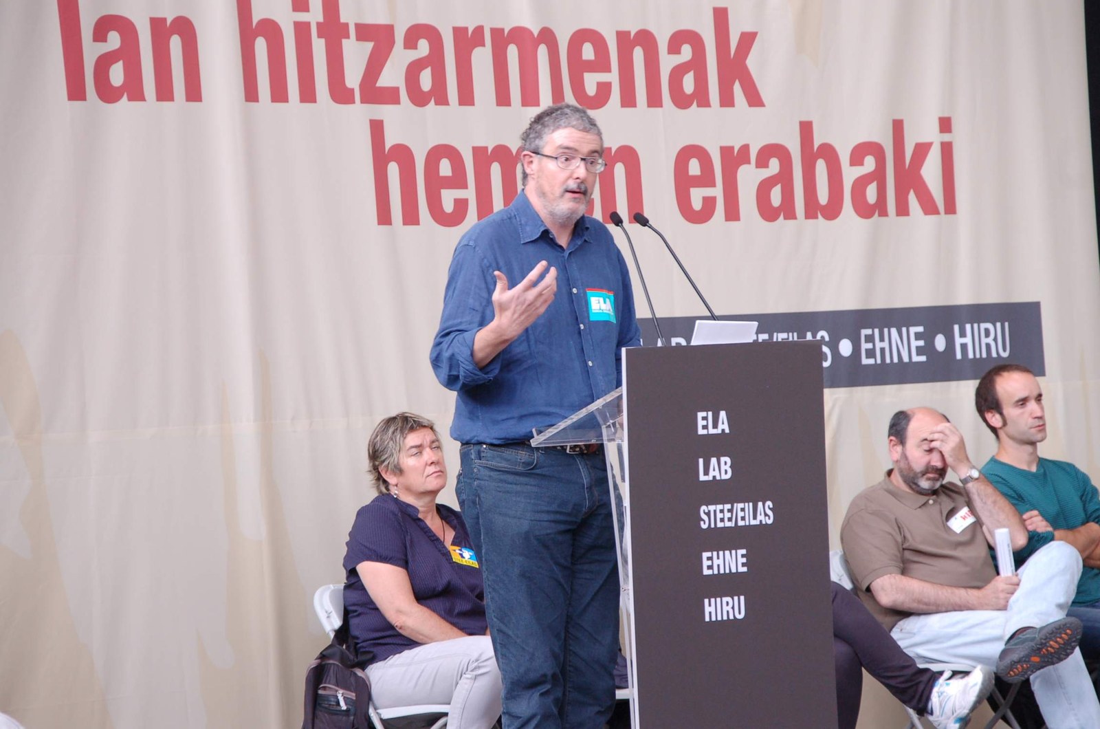 Muñoz: “Euskal Herriko langileak hitzarmenak hemen negoziatu ahal izatea defendatzen dugu”