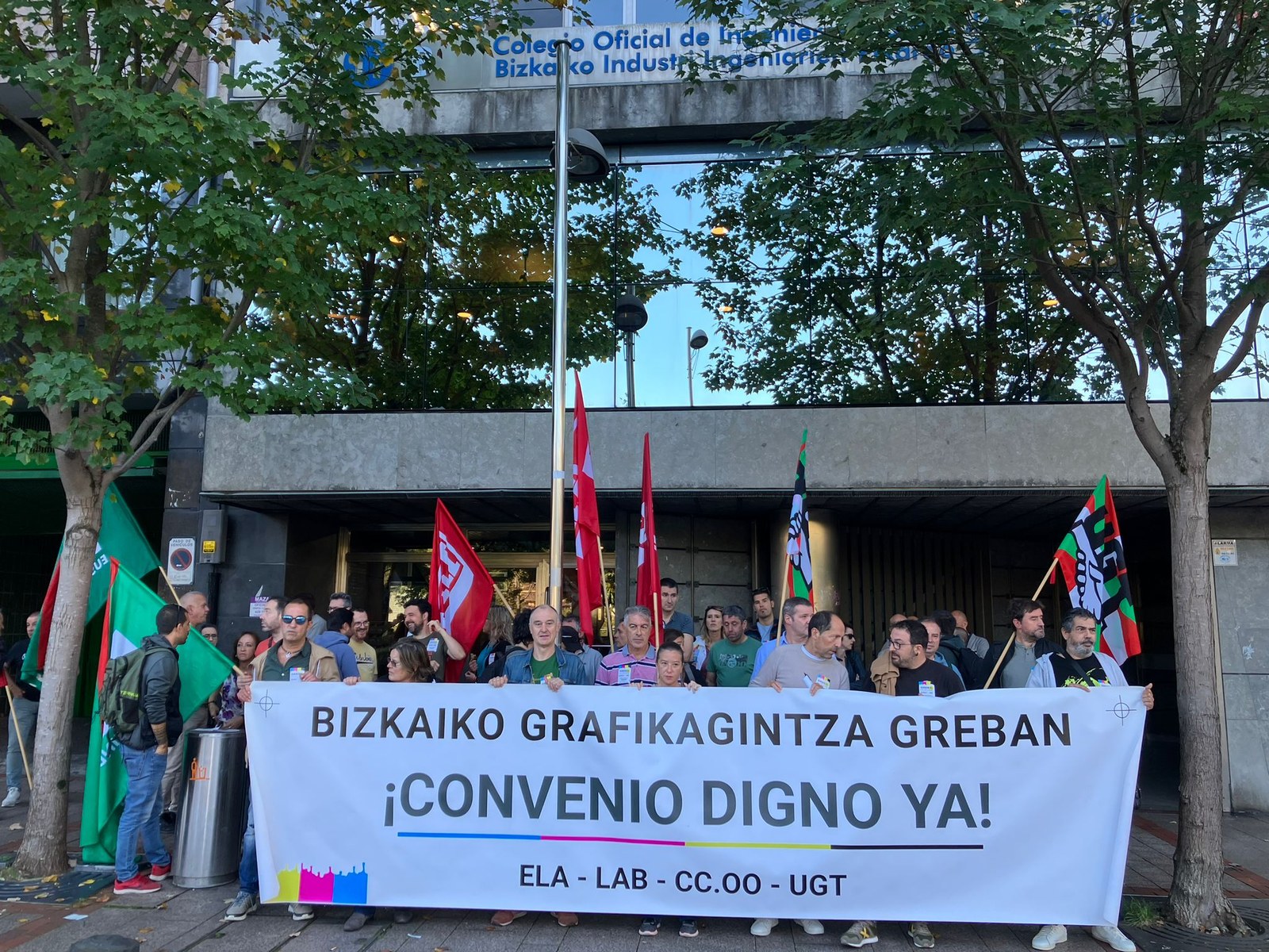 Negoziazioak blokeatzeari uzteko eskatu diote sindikatuek Cebeki
