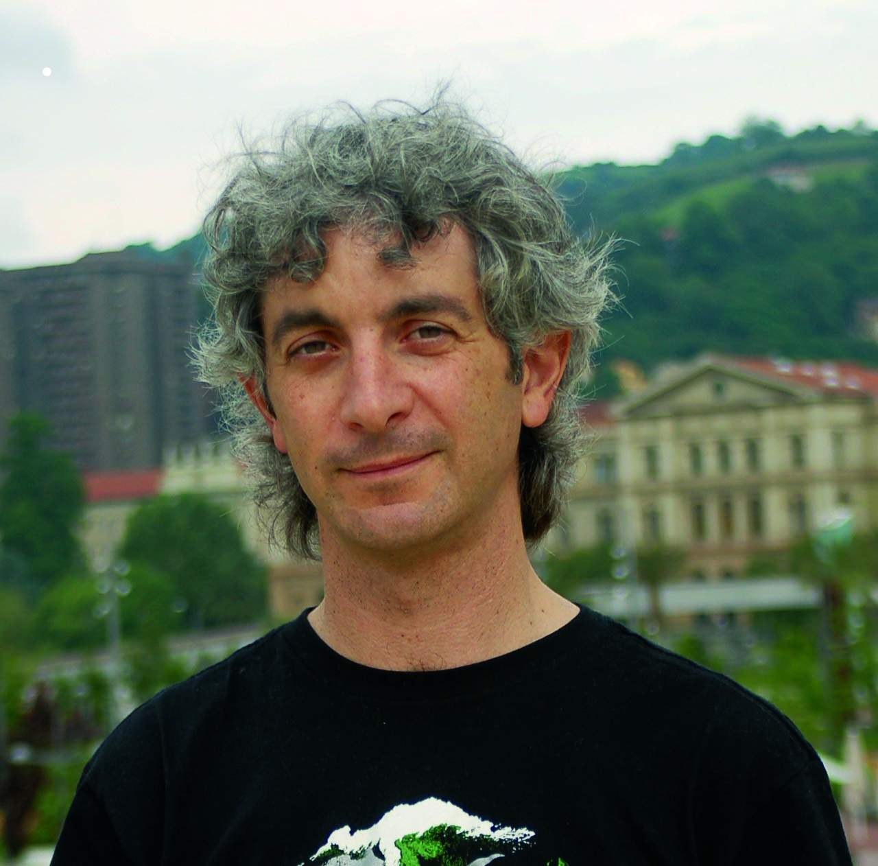 Noval: "Egungo eredu fiskala goitik behera aldatu behar da"