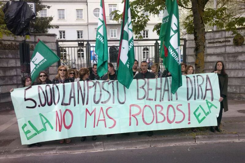 Osakidetzak berriz ere eskubideak murriztu ditu