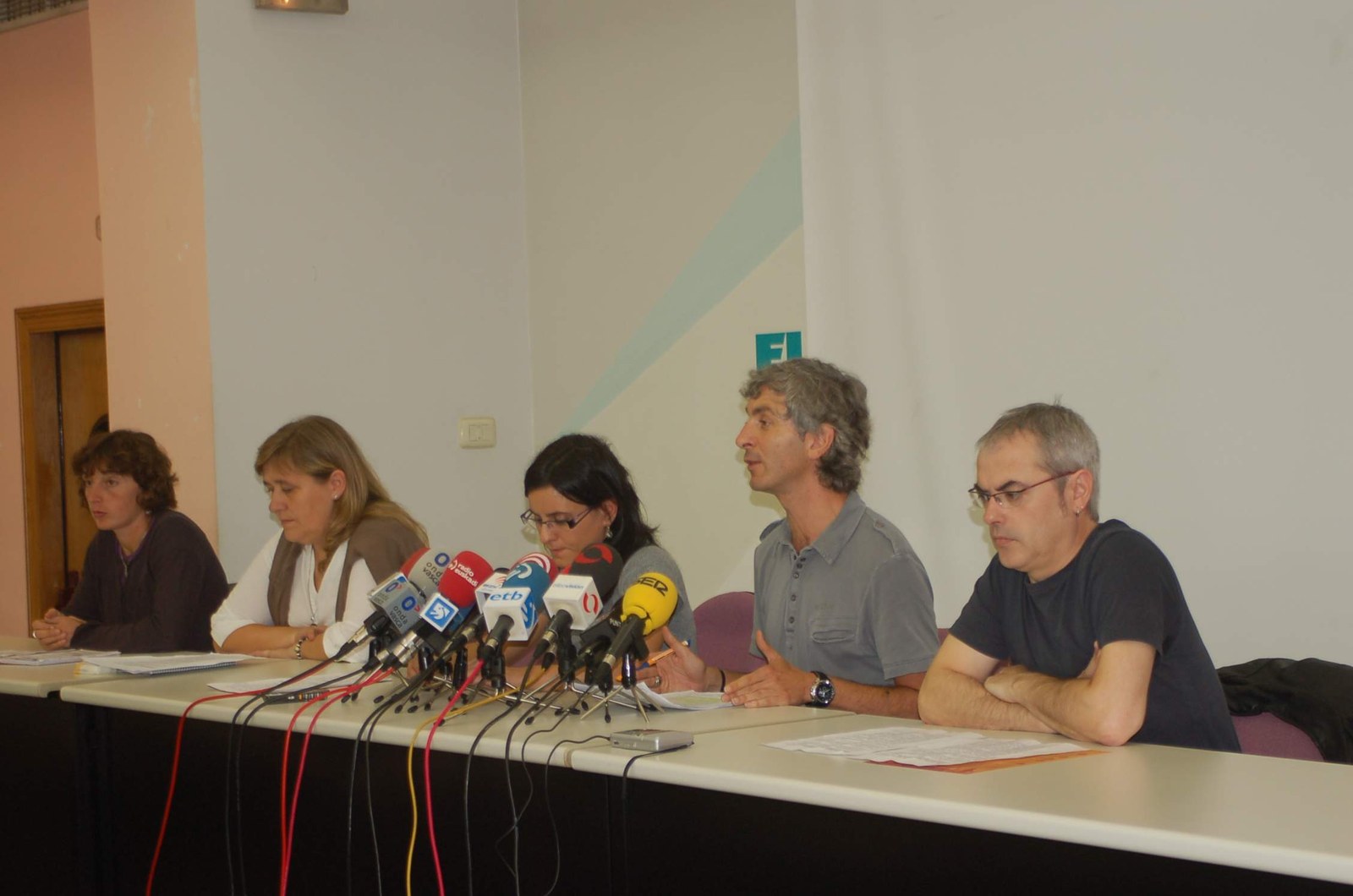 Patronalak gizarte-elkarrizketan bilatzen du finantzazio publikoa, baita lortu ere