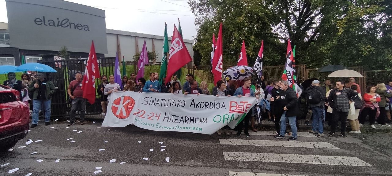 Patronalei eta eskolei greba amaierako akordioa betetzeko eta hitzarmenean sartzeko eskatu diete Patronalei eta eskolei greba amaierako akordioa betetzeko eta hitzarmenean sartzeko eskatu diete