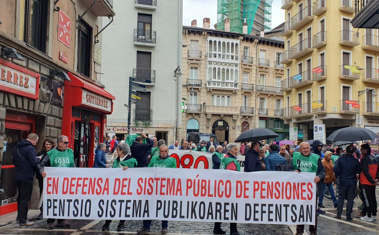 Milaka lagun kalera atera dira pentsio publikoen defentsan