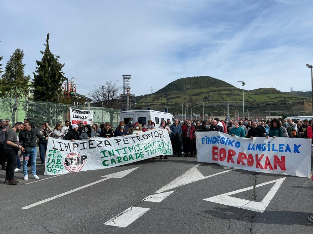 Petronorreko zuzeneko eta azpikontratetako langileen greba-egunaren jarraipen zabala