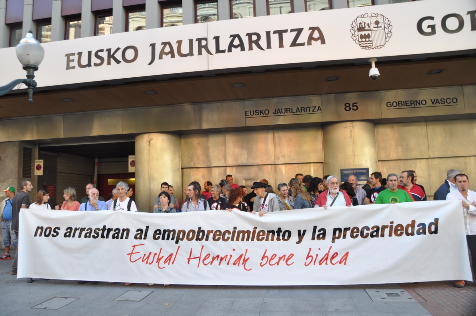 Pobrezia salatzeko elkarretaratzea Bilbon