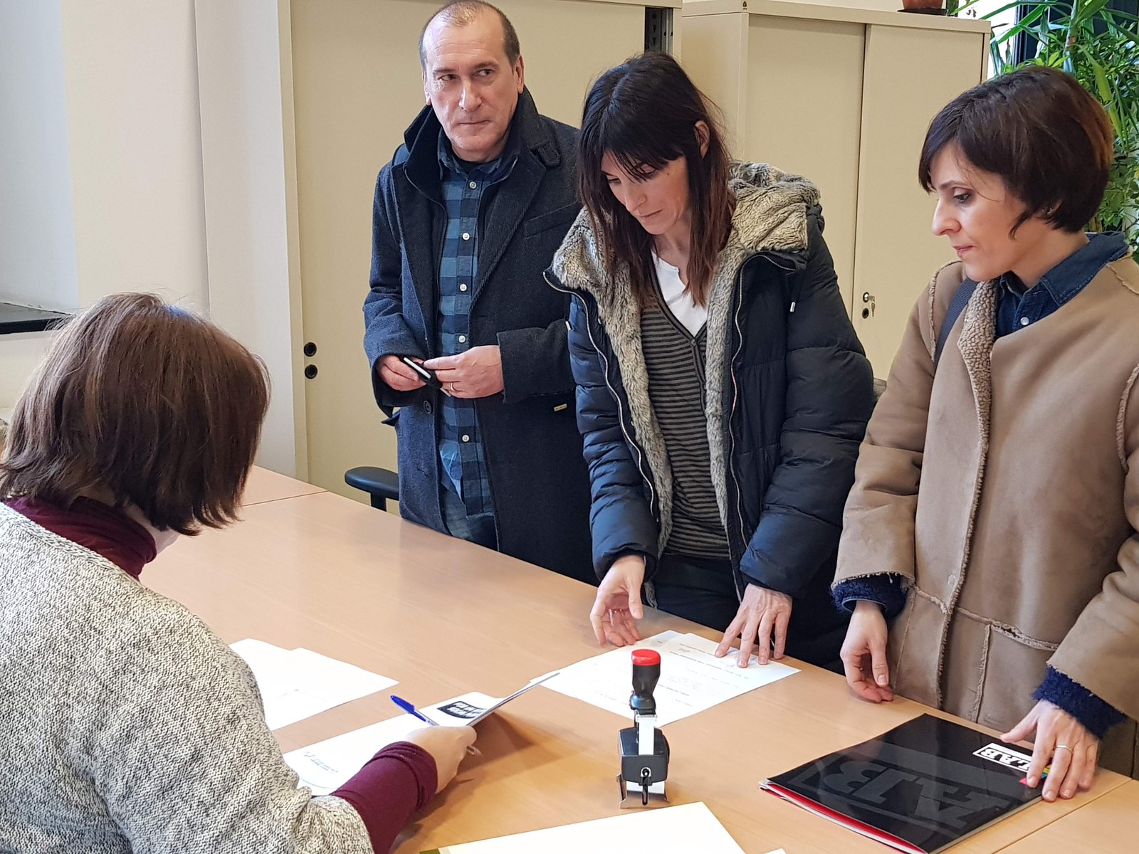 Pobreziaren eta bazterketa sozialaren aurkako Legegintzako Herri Ekimenaren erregistroa egin du Euskal Herriko Eskubide Sozialen Kartak