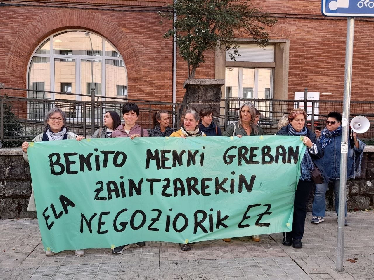 Prekarietatearen eta osasun mentaleko zerbitzuaren narriaduraren aurkako grebak aurrera jarraitzen du Prekarietatearen eta osasun mentaleko zerbitzuaren narriaduraren aurkako grebak aurrera jarraitzen du