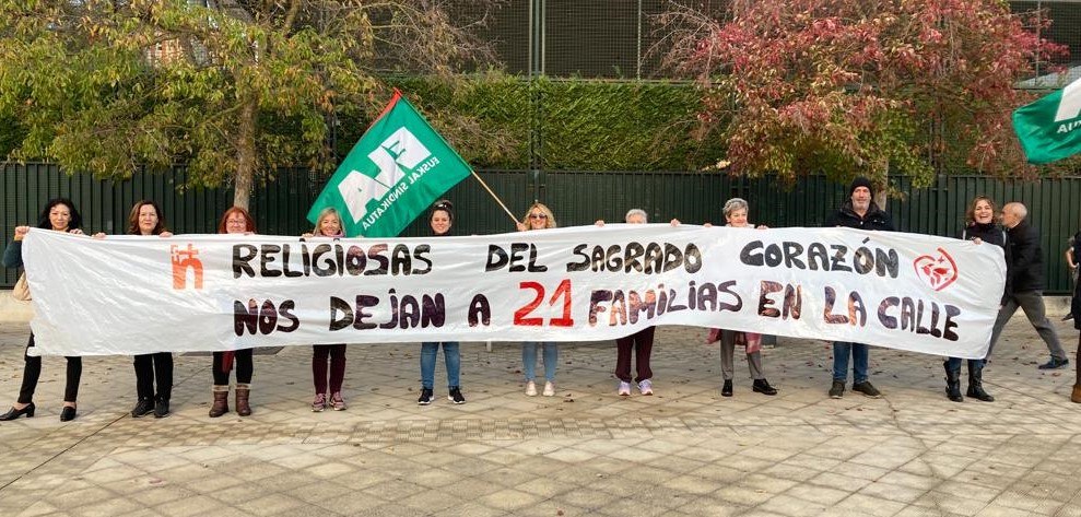 Sagrado Corazon erresidentziako langileek 21 kaleratzeak salatu dituzte