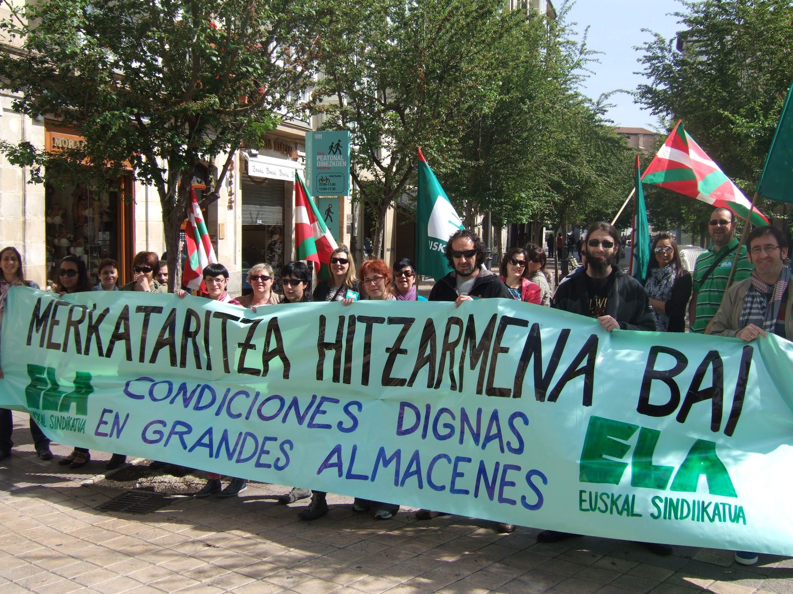 Saltoki handietako hitzarmena betetzea eskatu du ELAk