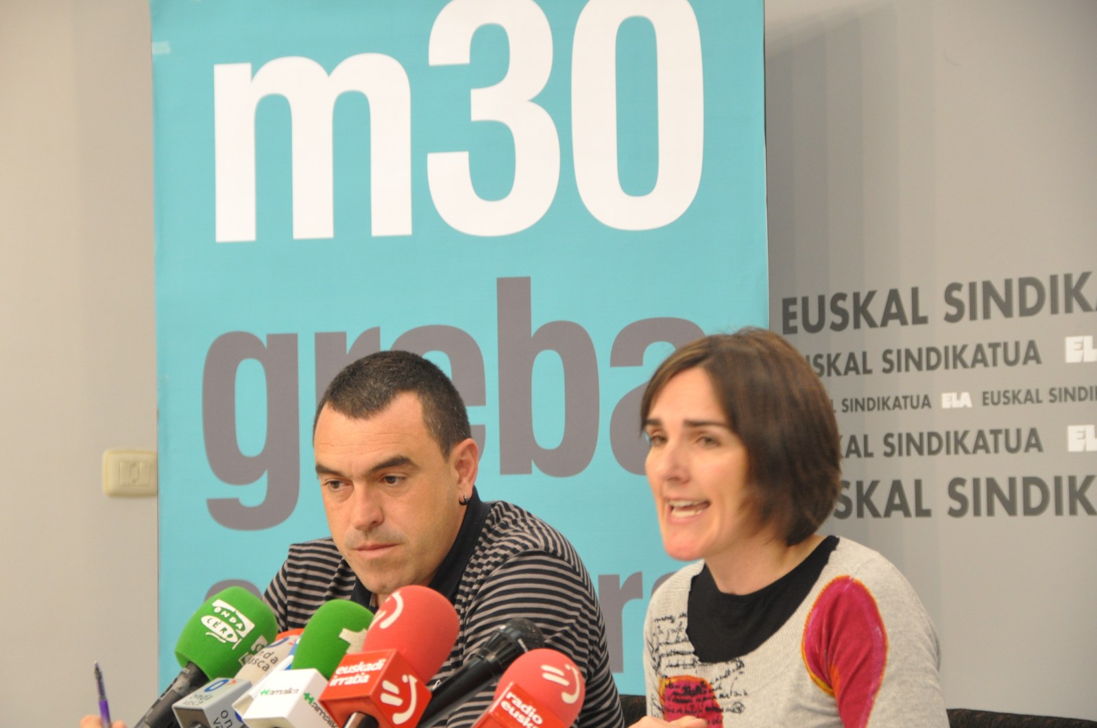 Soldatak jaisten diren lekuetan enplegua galtzen da