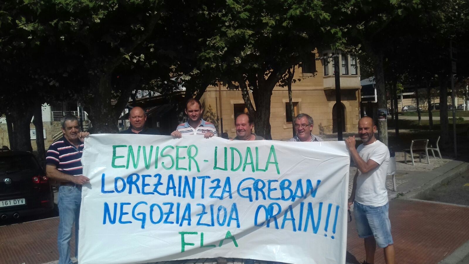 Sondika eta Zamudiko lorezainak greba mugagabean