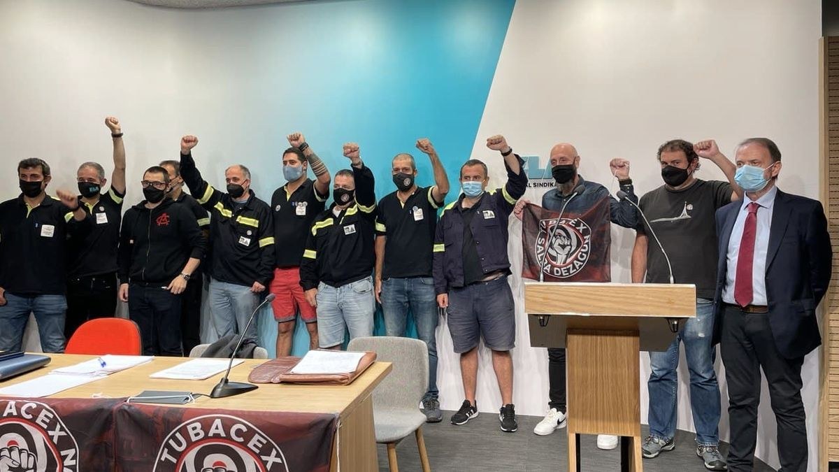 Tubacexek kaleratuak berriro onartzea proposatu du, grebaren jarraipenak bultzatuta