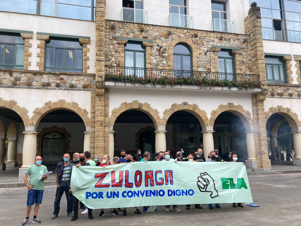 Zaratamoko Vulcanizados Zuloagako grebalariek kontzentrazioa egin dute prekaritatearen aurka
