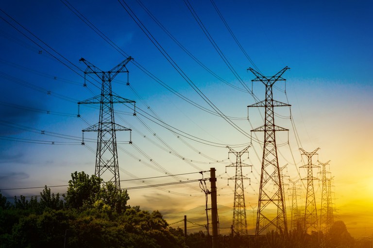 ELAk energia enpresei eta finantza erakundeei zergak zehaztea eta aplikatzea exijitu die EAEko eta Nafarroako instituzioei