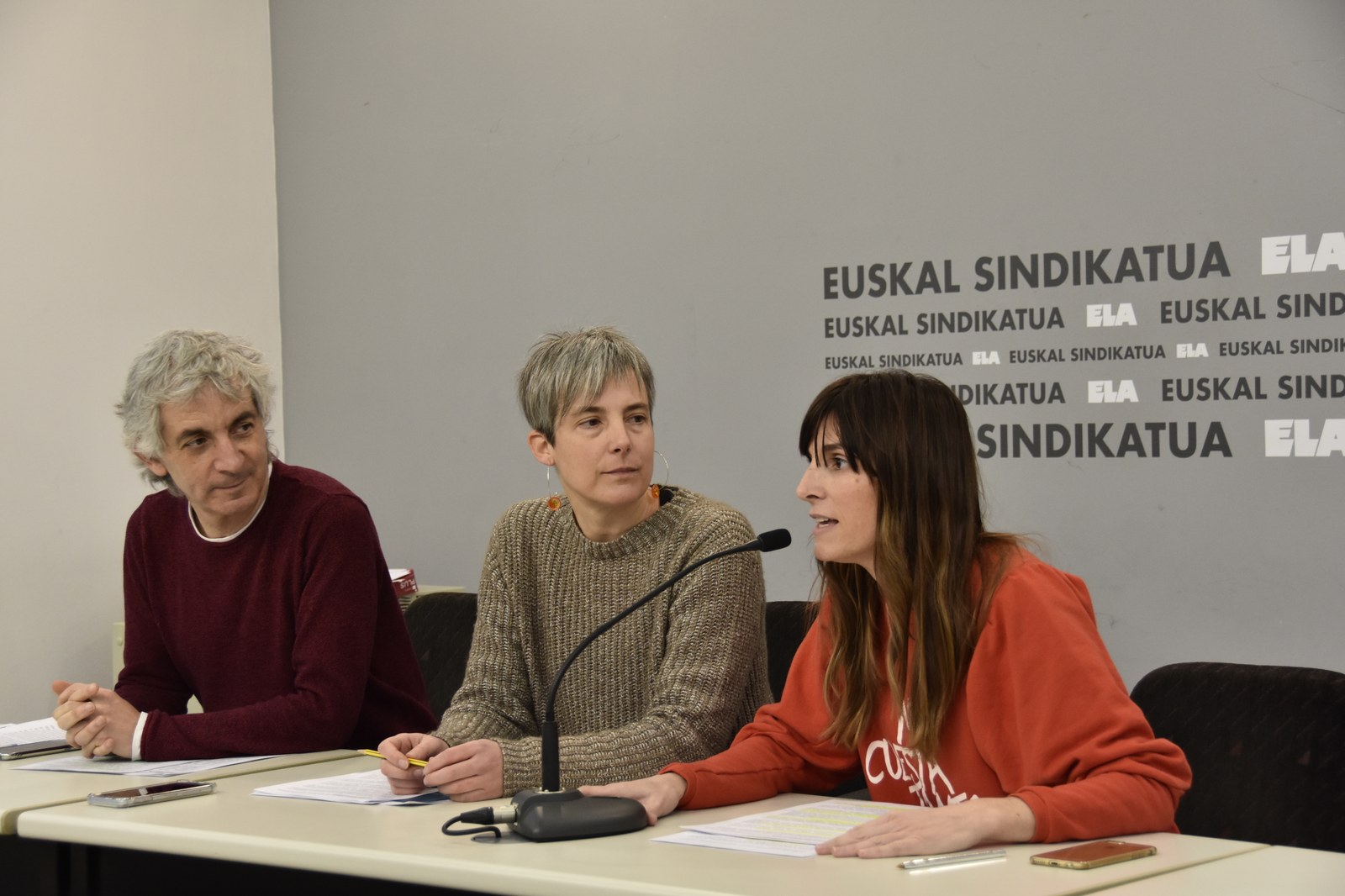 Eusko Legebiltzarrak pobrezia eta bazterketa sozialaren aurkako Herri Ekimena tramitera onartu behar du