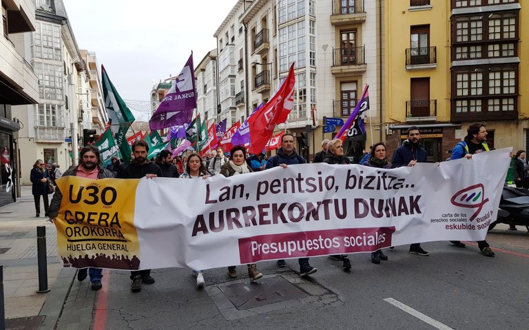 Ezkerrera birarik ez