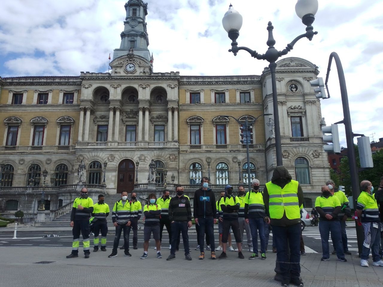Akordioa lortu da Bilboko argiztapen zerbitzua eskaintzen duen Bilboko Argiak enpresan Akordioa lortu da Bilboko argiztapen zerbitzua eskaintzen duen Bilboko Argiak enpresan