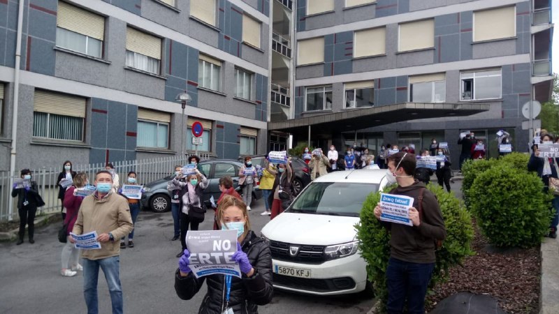 Bilboko Virgen Blanca klinikako langileen lanuztea zuzendaritzak aurkeztu duen ERTEa salatzeko